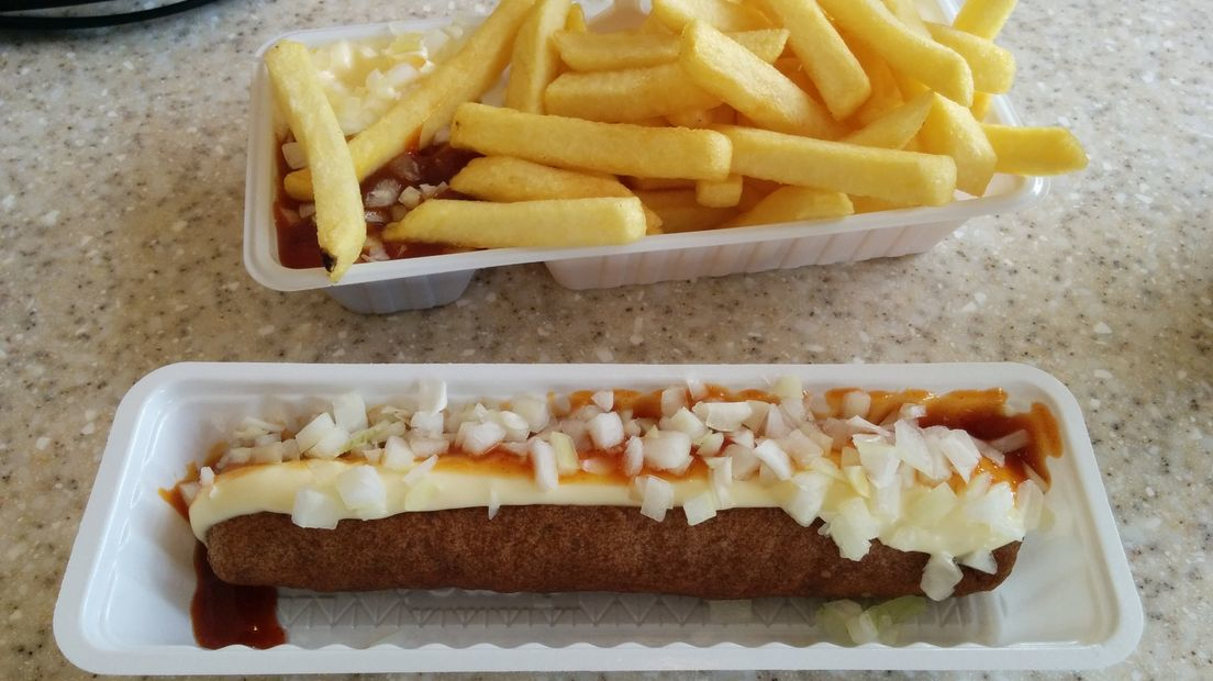 Herman van de Molen_Wikimedia Commons_patat_frikandel
