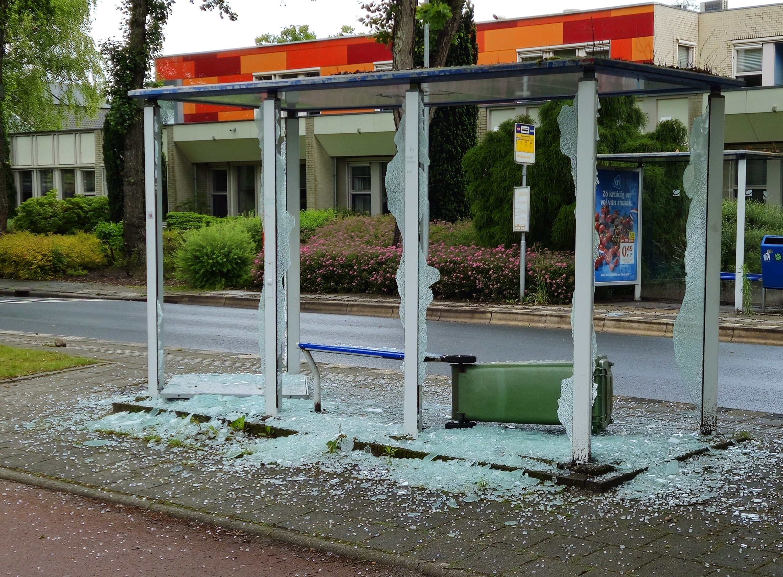 Vernield bushokje