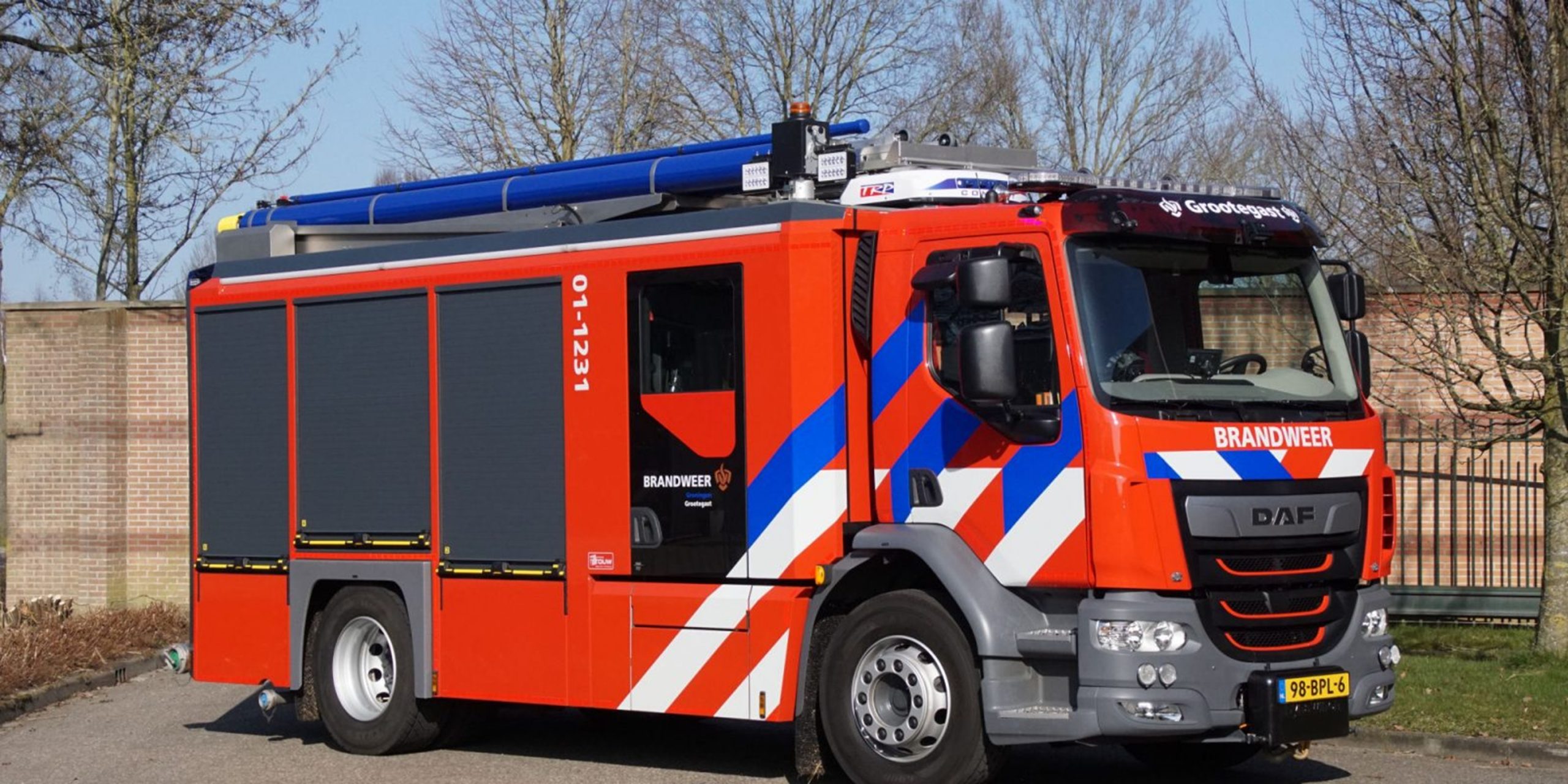 Brandweer onderzoekt melding gaslucht in woning Grootegast