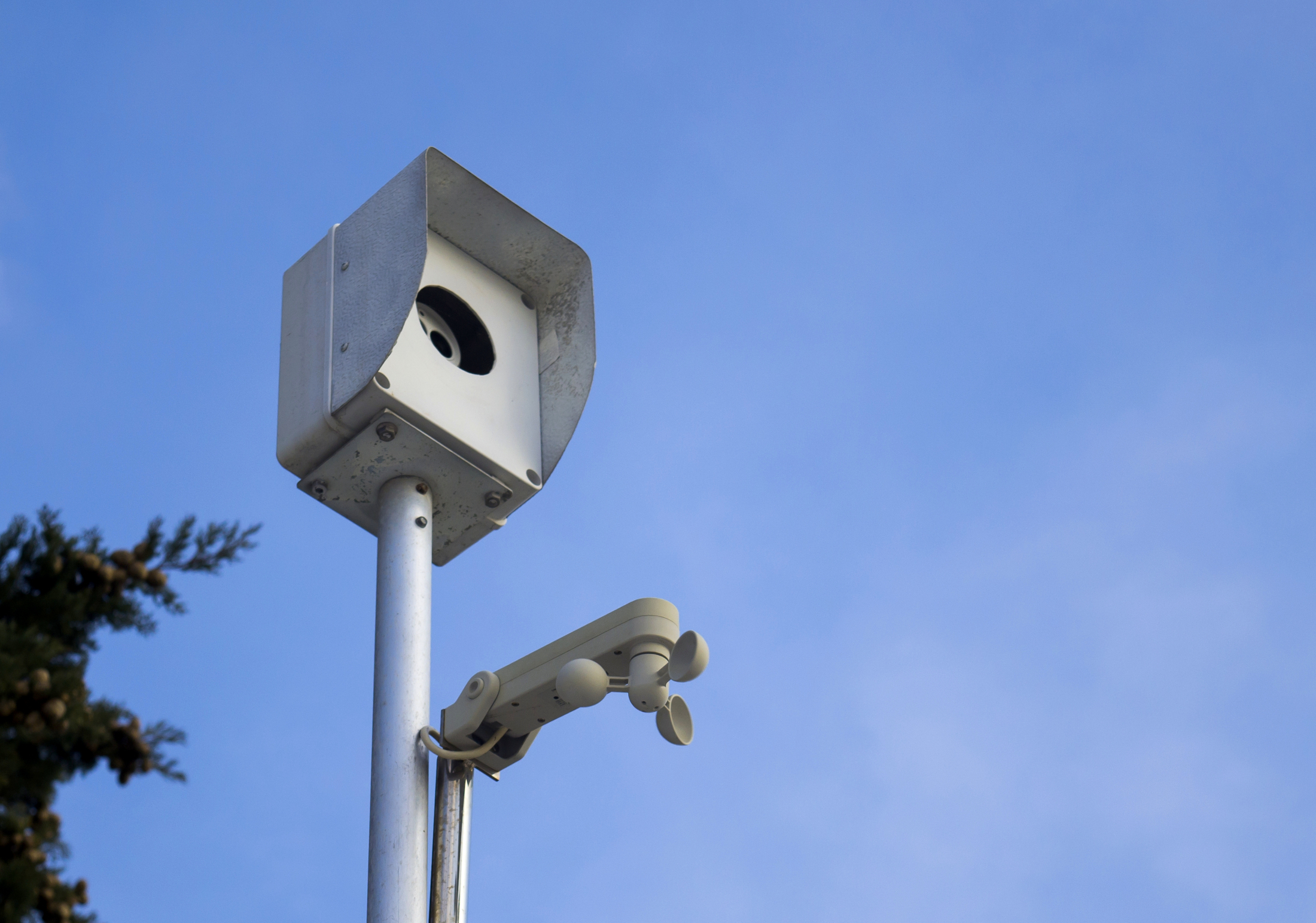 speed camera__Freepik
