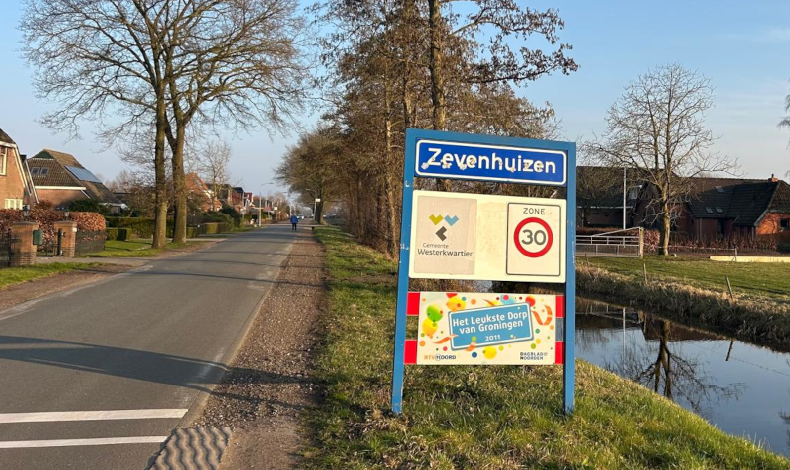 Plaatsnaambord-Zevenhuizen fotoBertFlonk