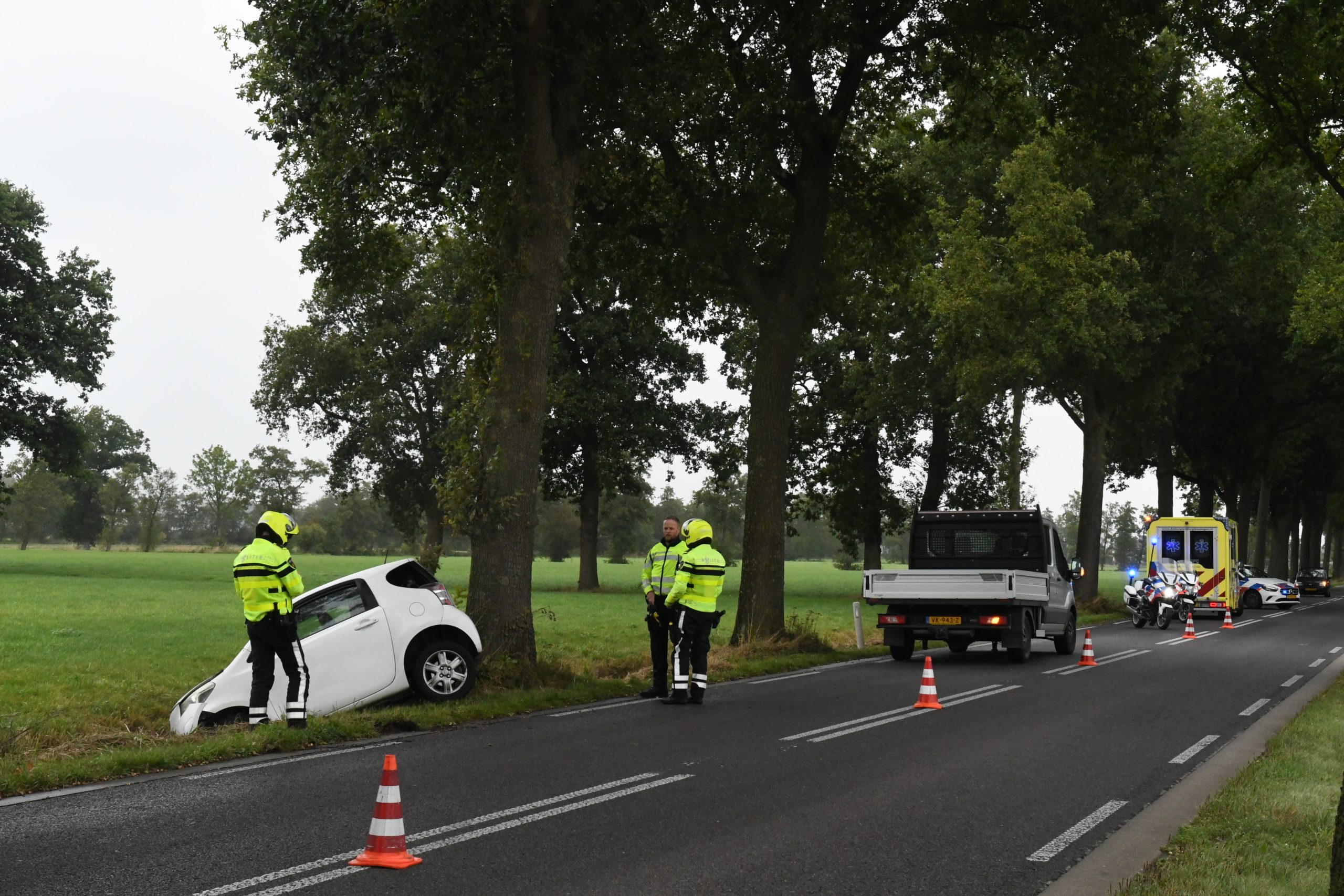 Auto in de sloot op N388 in Oldekerk