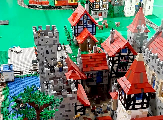 lego op tafel - LEGiO-museum
