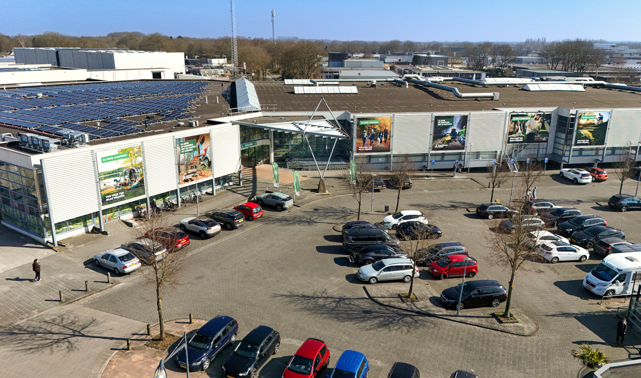 Kampeerhal Roden buitenkant - persfoto2 29012026