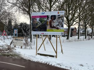 Werkzaamheden aan vervanging gas-water- en elektriciteitsleidingen van Hoofdstraat in Een liggen tijdelijk stil.