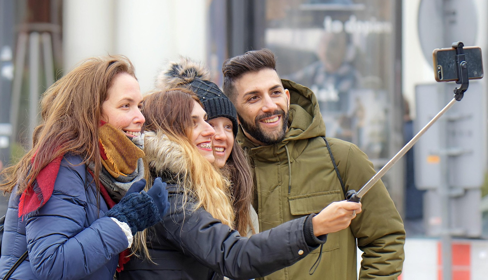 people-mensen-toeristen-8274238_1920 pixabay