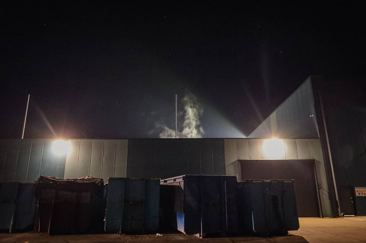 Loos alarm bij recyclingbedrijf in Leek: brandweer massaal uitgerukt
