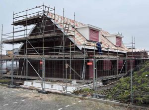 Een tekort aan woningen is een belangrijke reden voor de almaar stijgende woningprijzen in Noordenveld en Westerkwartier