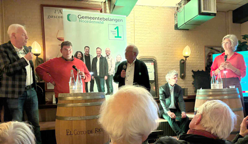 Alle 8 partijen in Noordenveld gisteravond in debat in afgeladen achterzaal Bij Boon in Peize