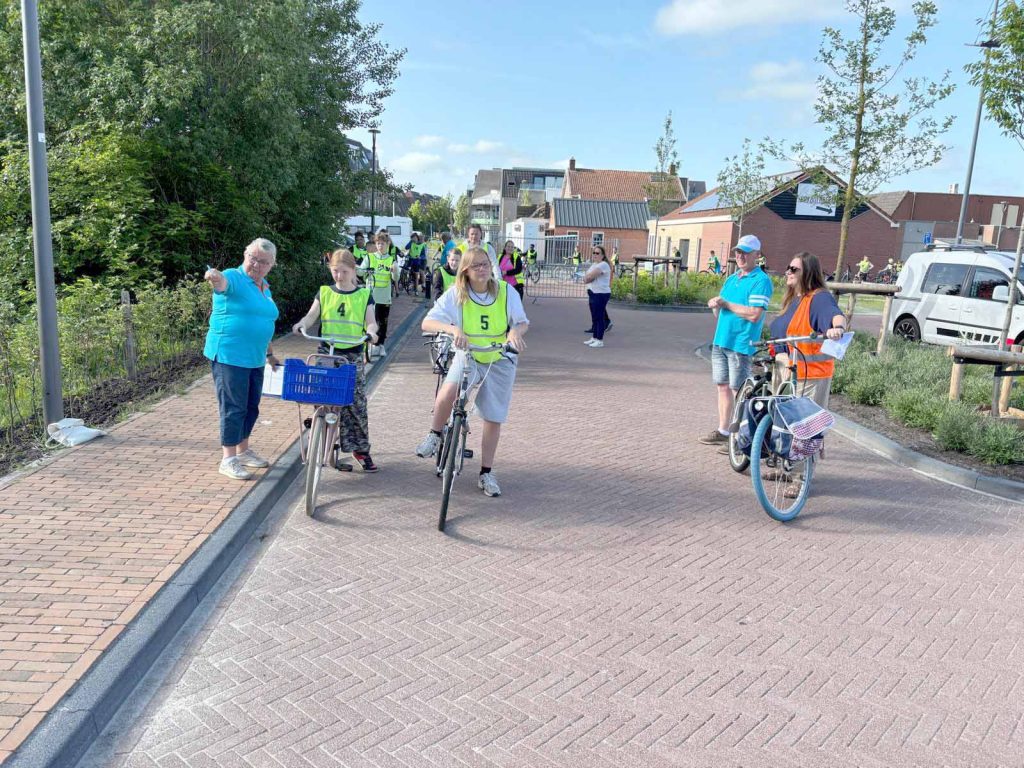 Basisschoolleerlingen in Roden en omgeving doen woensdagmorgen verkeersexamen van VVN