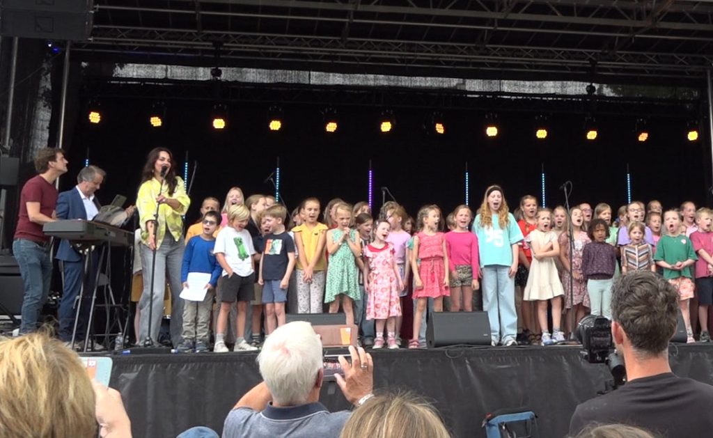 Optreden van Stempalet Familieshow zaterdag op Wat 'N Kunst in Roden