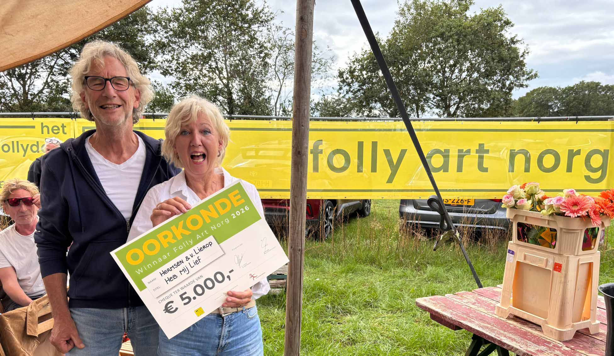 Peter Hermsen en Ine van Lierop winnen Folly Art Norg 2026 met hun folly 'Heb mij lief'.