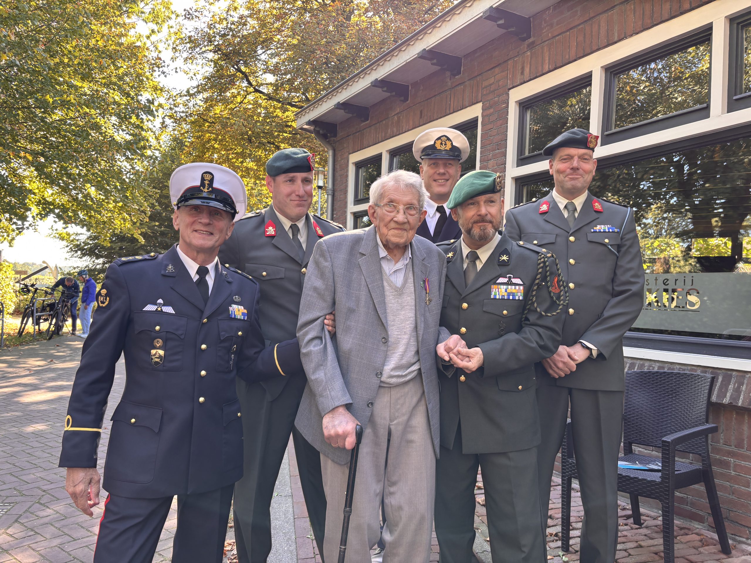 Marumer oud-veteraan Jan Boerema (107) ontvangt belangrijke militaire onderscheiding
