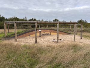 Educatieve kopie van grafheuvel geopend op natuurplaats Noordsche Veld vrijdagmiddag