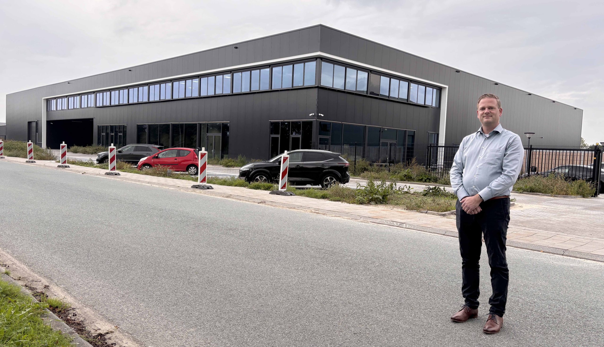 Stoelenproducent Score klaar voor toekomst met nieuw pand op bedrijventerrein Leek